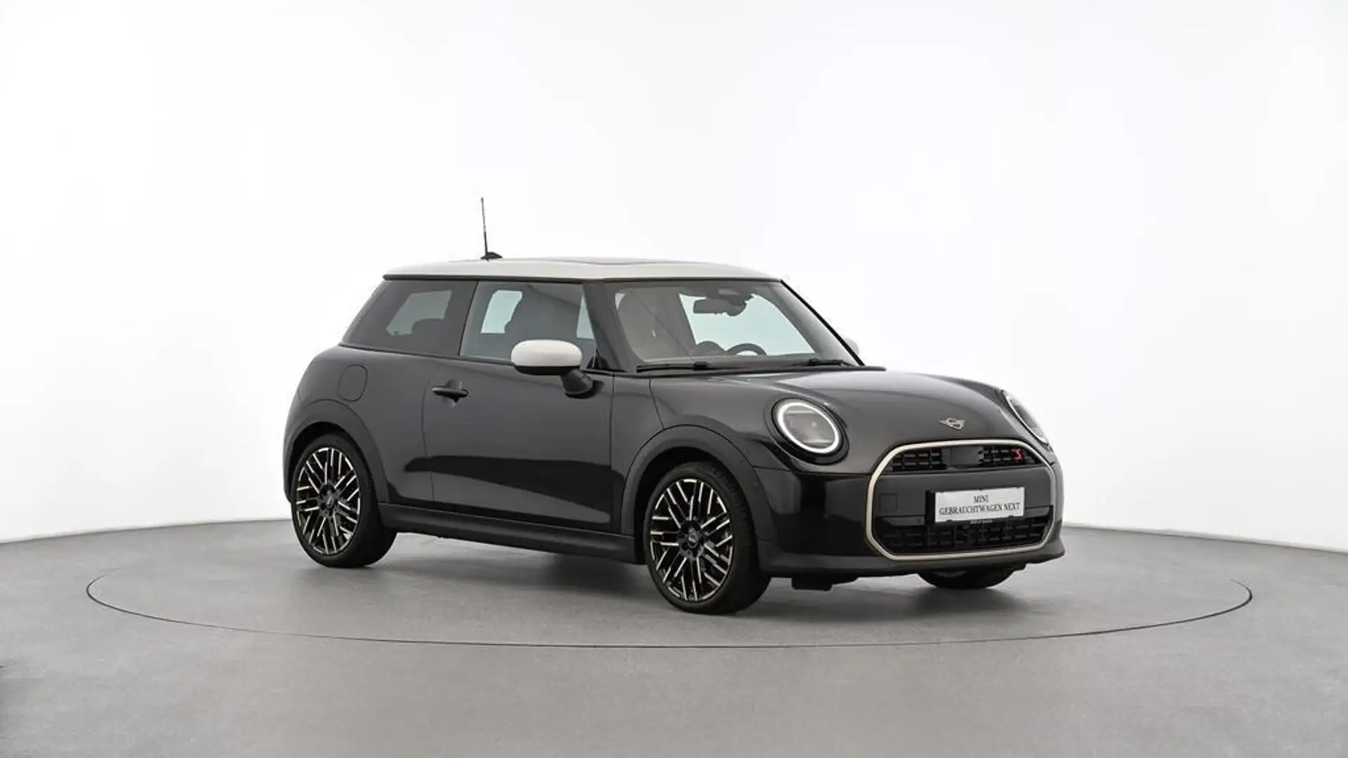 MINI Cooper S Schwarz - 1