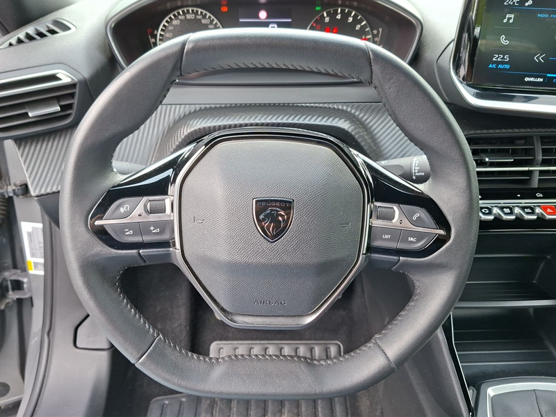 Peugeot 2008 1.2 PureTech 100 Active — photo 10