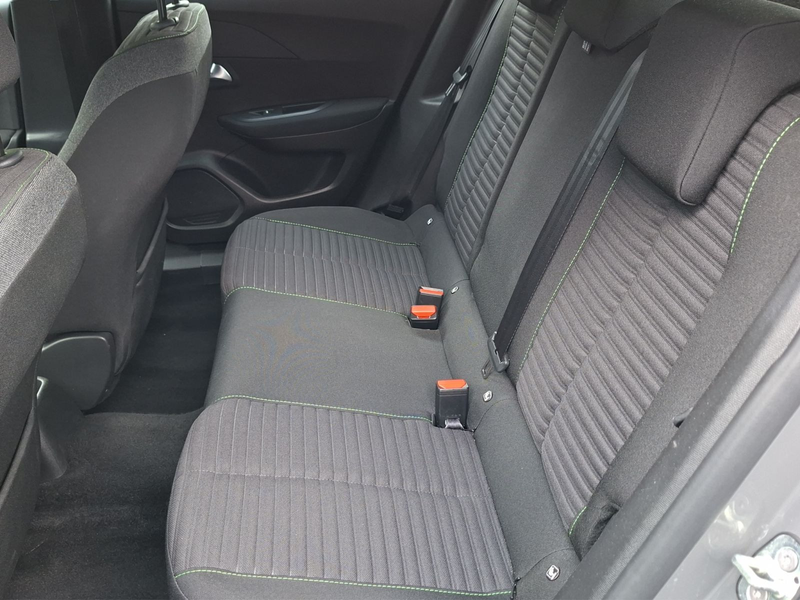 Peugeot 2008 1.2 PureTech 100 Active — photo 13