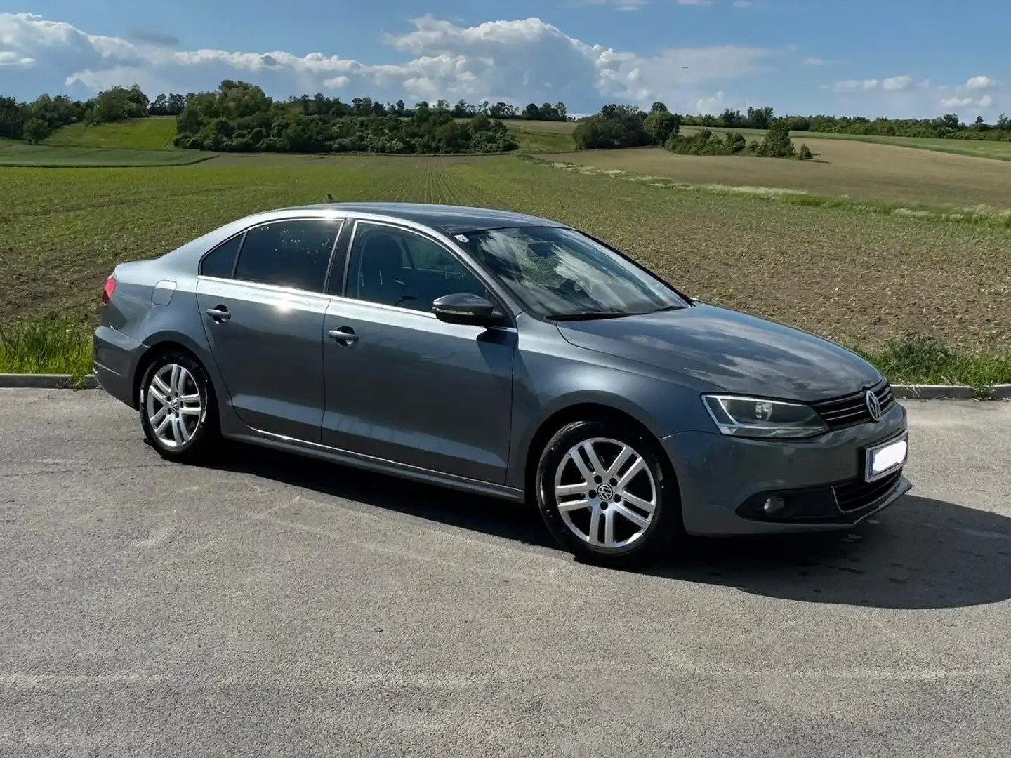 Volkswagen Jetta Jetta Highline 1,6 TDI BMT DPF Highline Grau - 2