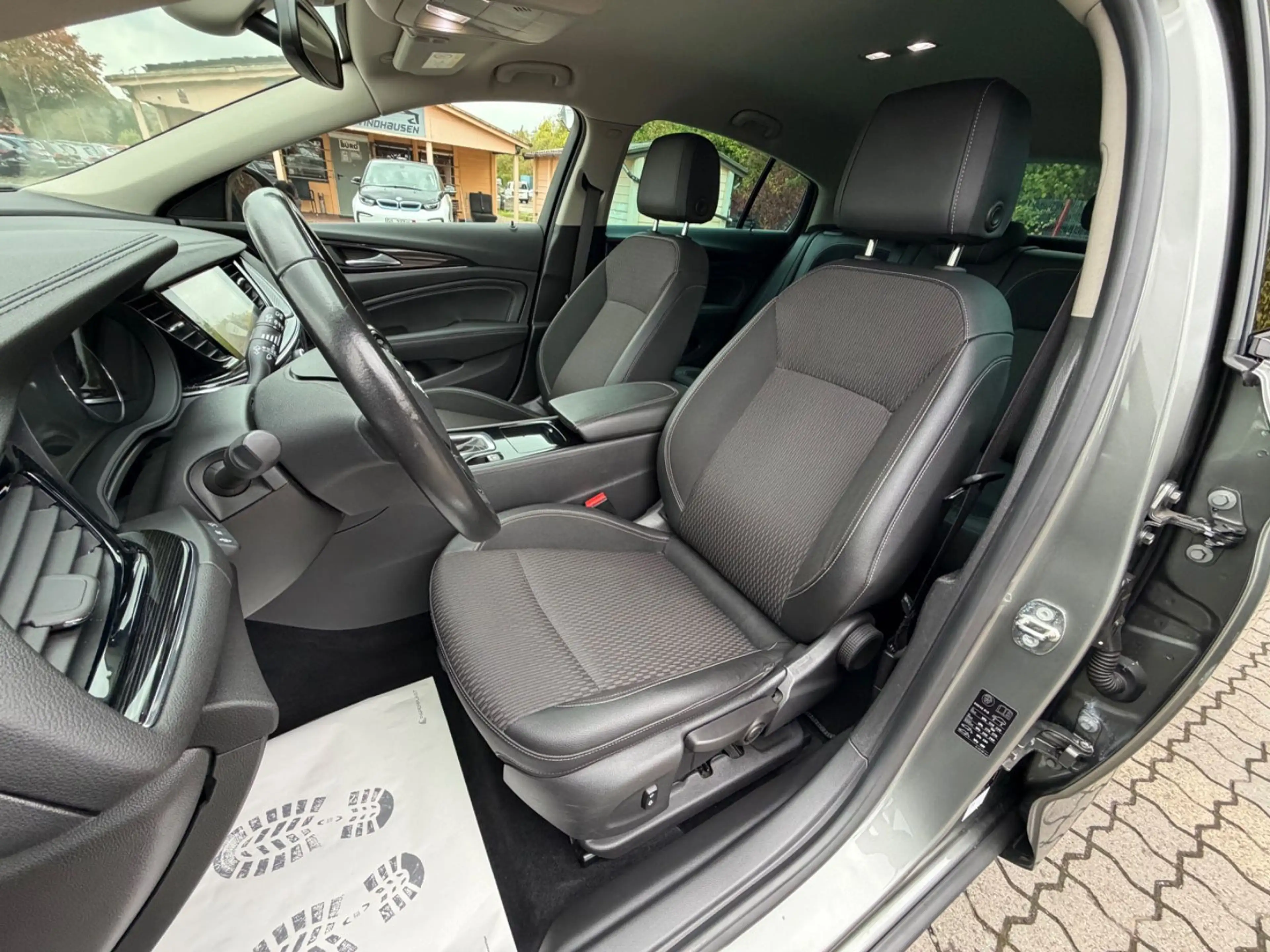 Opel Insignia 2.0 CDTI *170 PS *NAVI* LEDER* XENON — photo 13