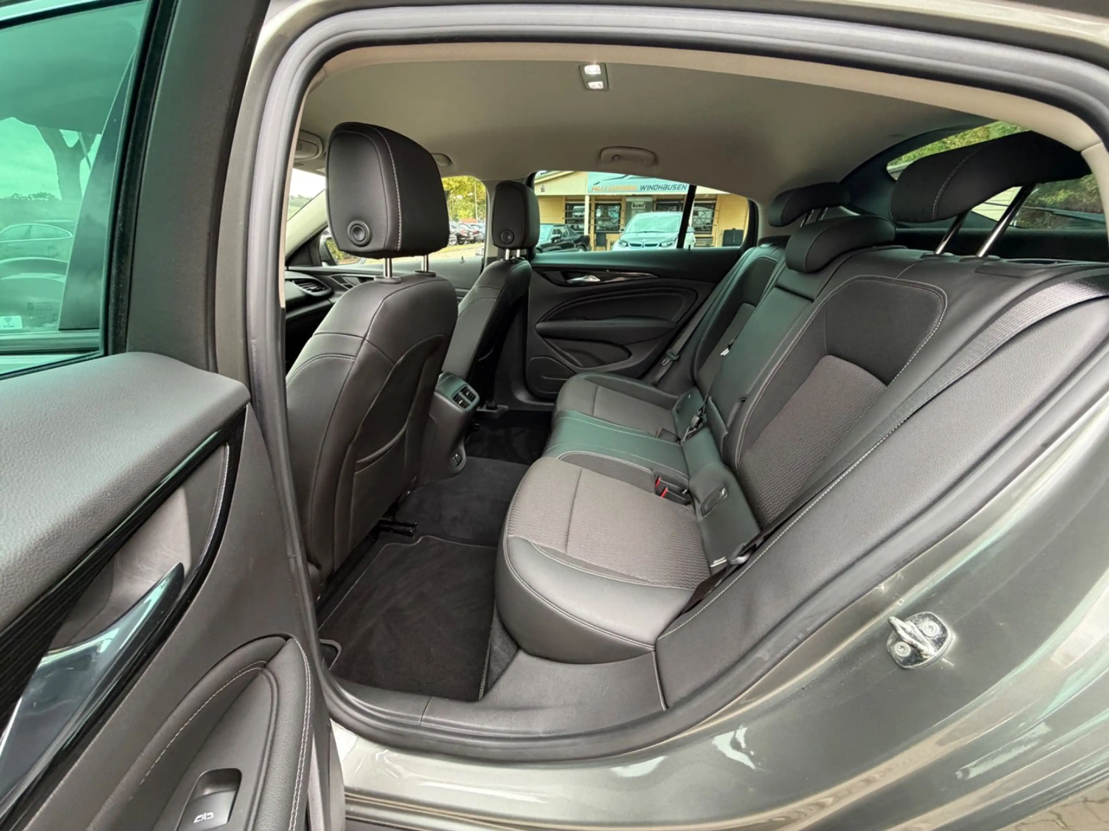 Opel Insignia 2.0 CDTI *170 PS *NAVI* LEDER* XENON — photo 14