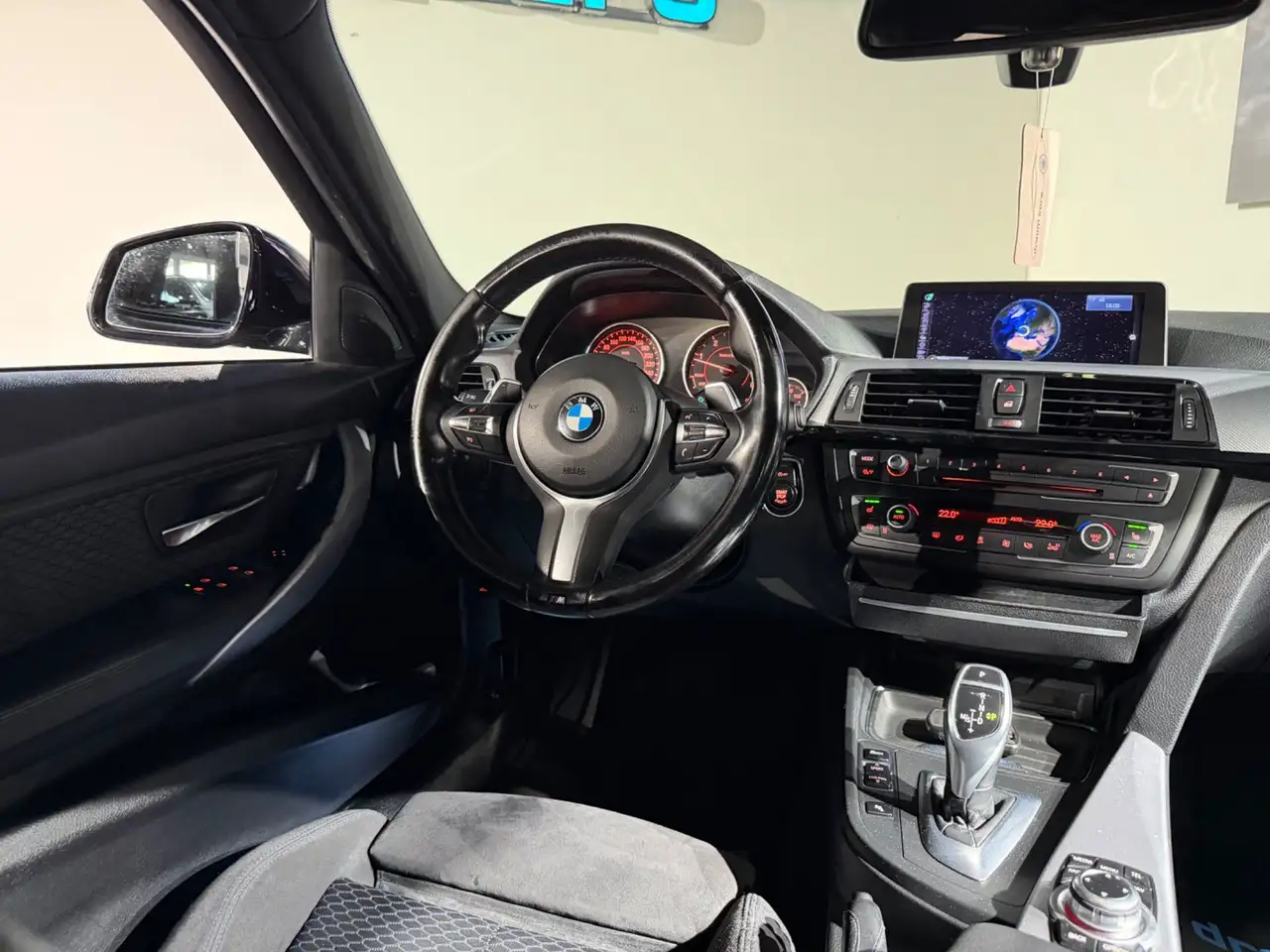 BMW 320 d Touring / M Sportpaket / Navi Prof / HIFI Bild 21