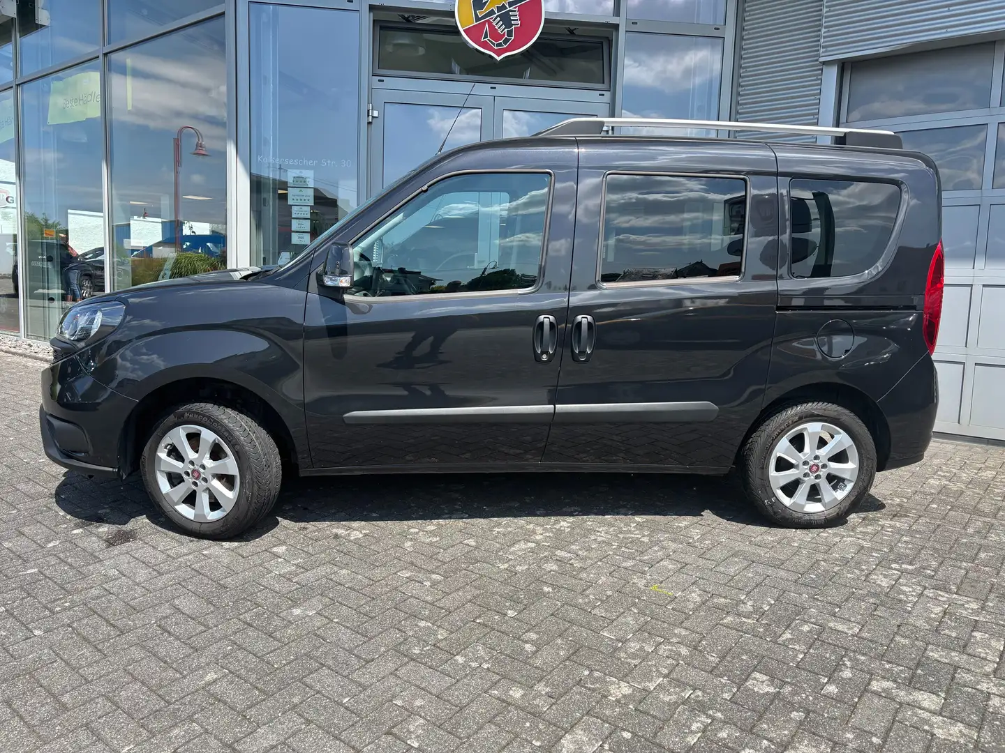 Fiat Doblo More / AHK! Schwarz - 2
