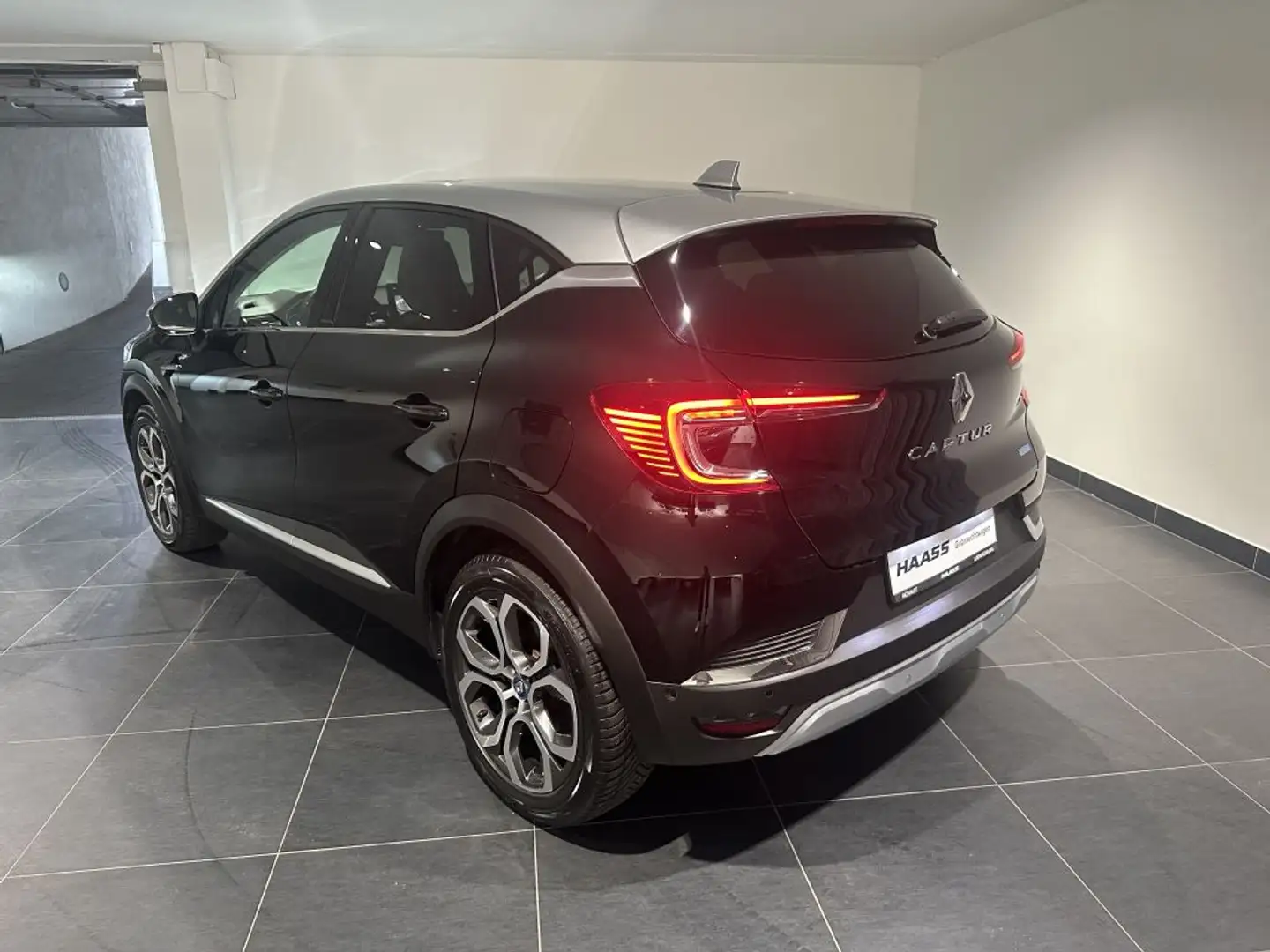 Renault Captur E-TECH PLUG-in 160 EDITION ONE Schwarz - 2