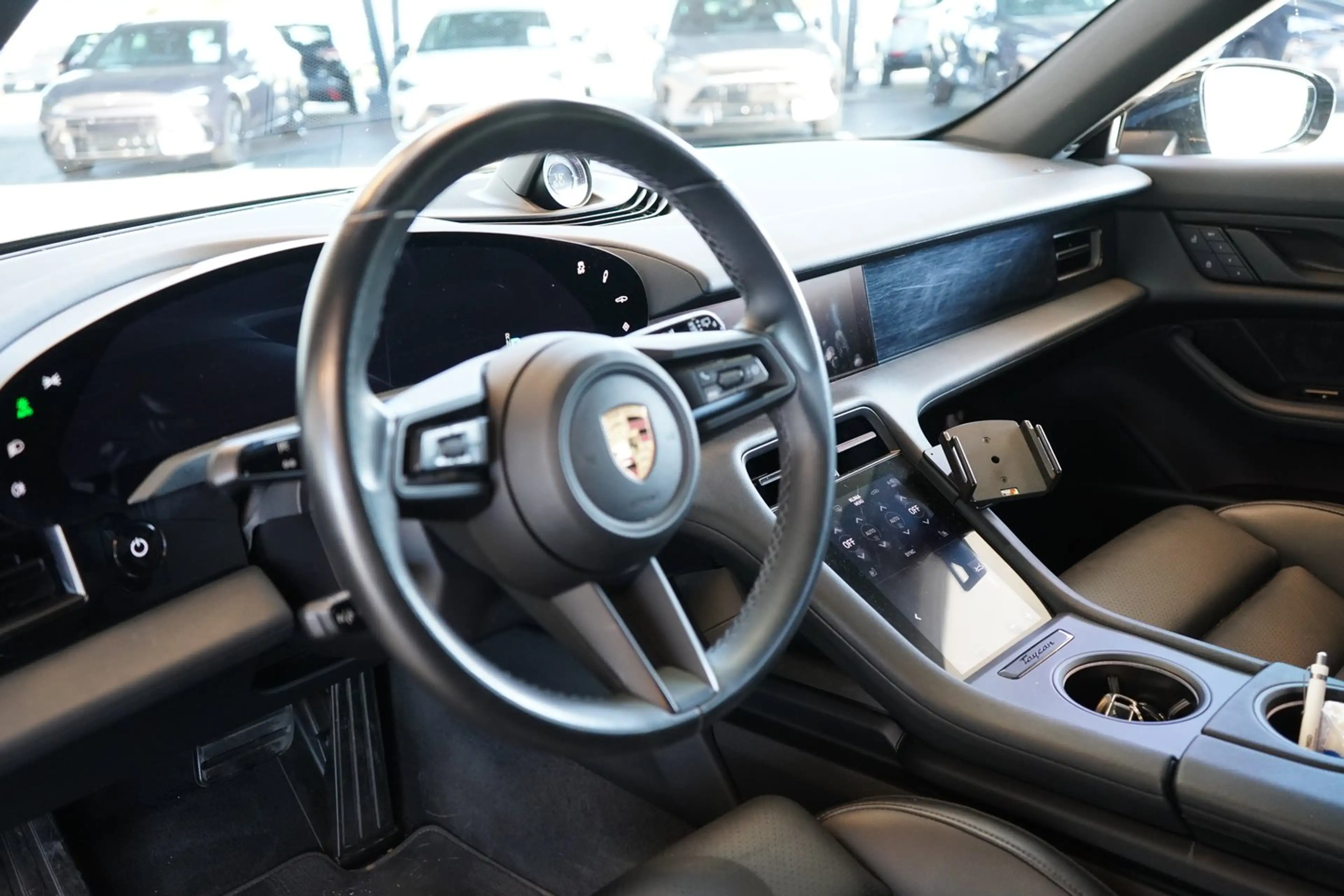 Porsche Taycan 4 Cross Turismo — photo 4