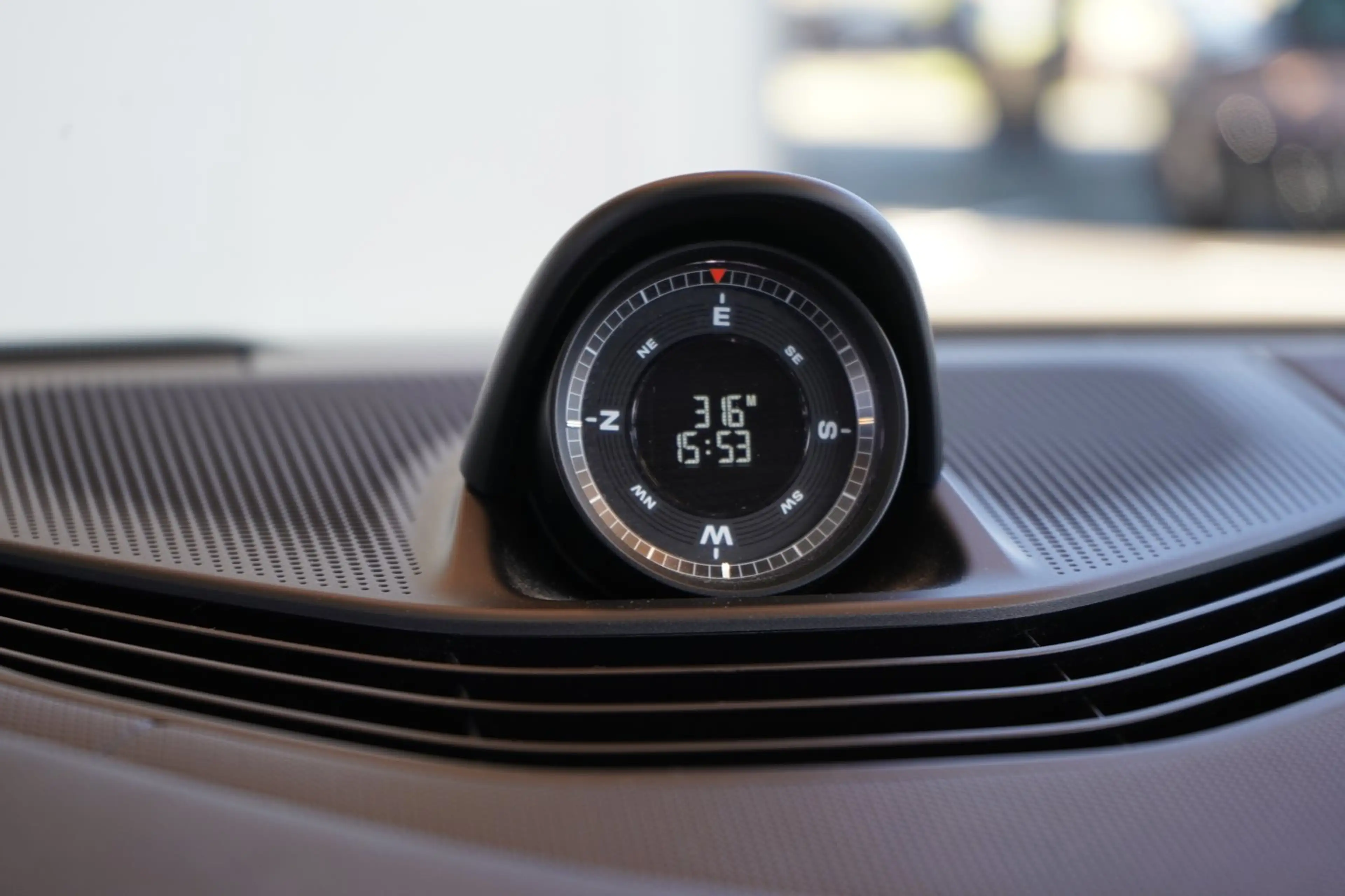Porsche Taycan 4 Cross Turismo — photo 13