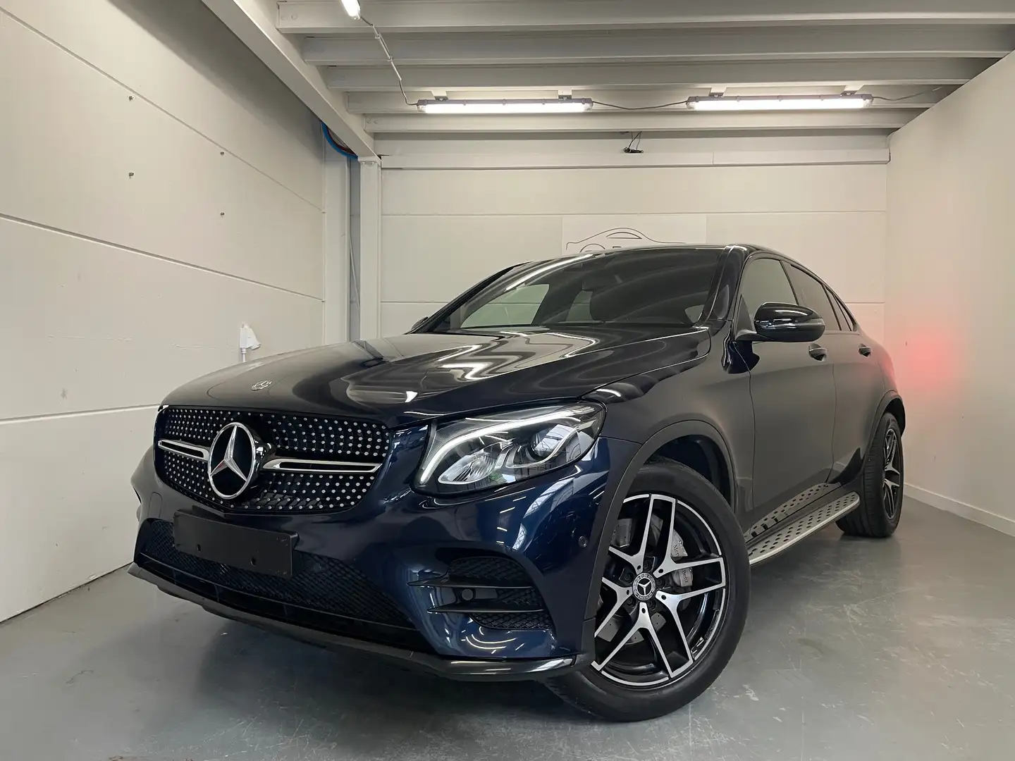 Mercedes-Benz GLC 250 GLC 250 Coupe 4Matic 9G-TRONIC AMG Line Blauw - 1