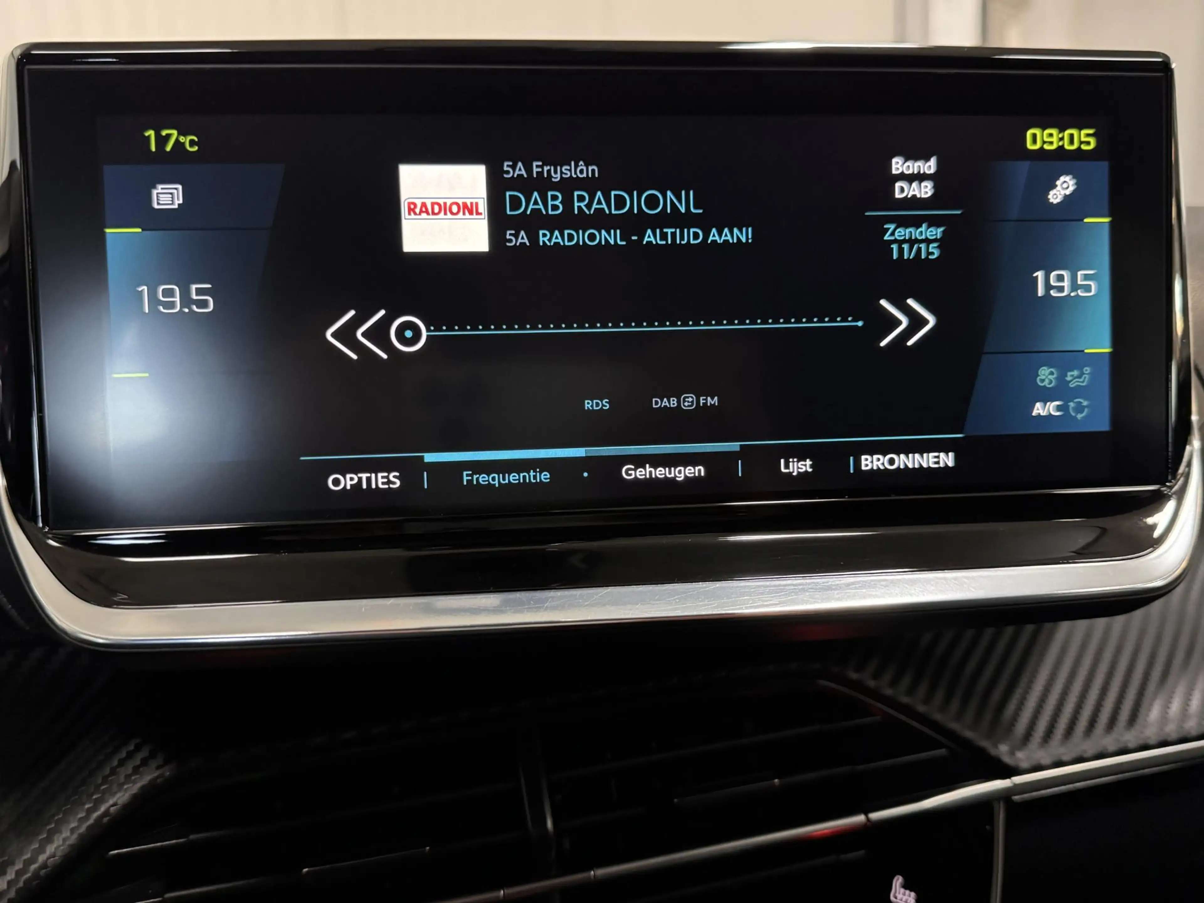 Peugeot e-208 EV Blue Lease Allure 50 kWh KEY-LESS CAMERA FULL-O — photo 11