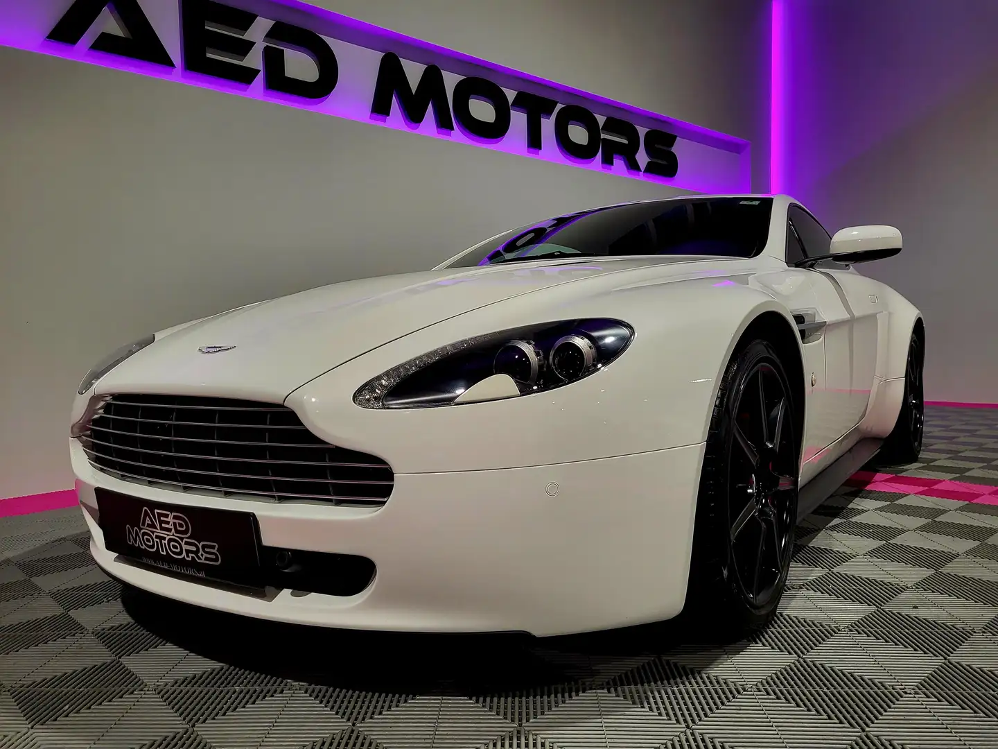 Aston Martin Vantage V8 VANTAGE Coupe Fehér - 1