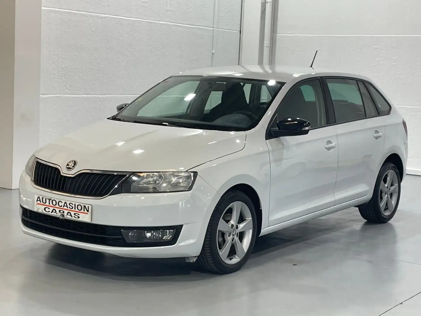 Skoda Rapid/Spaceback 1.4TDI CR Ambition 66kW Blanco - 1