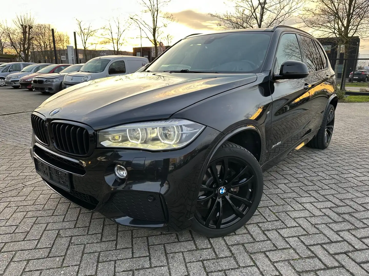 BMW X5 X5 xDrive40d Sport M Paket-7 Plaatsen -FULL Option Zwart - 1