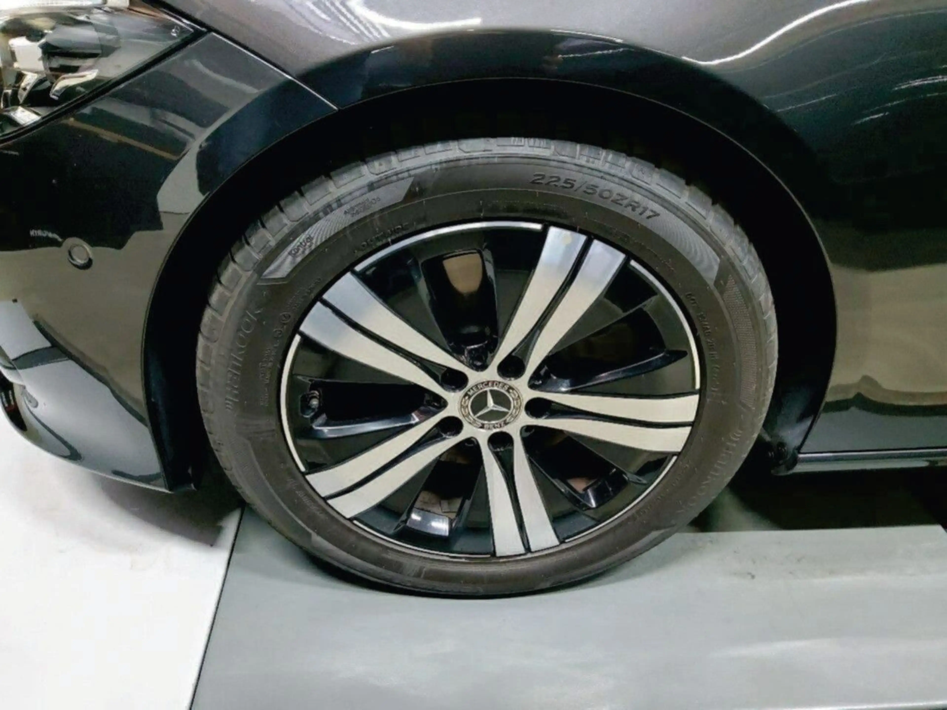 Mercedes-Benz C 200 T AVANTGARDE d/NIGHT/KEYLESS/MBUX/9G/KAMER — photo 3