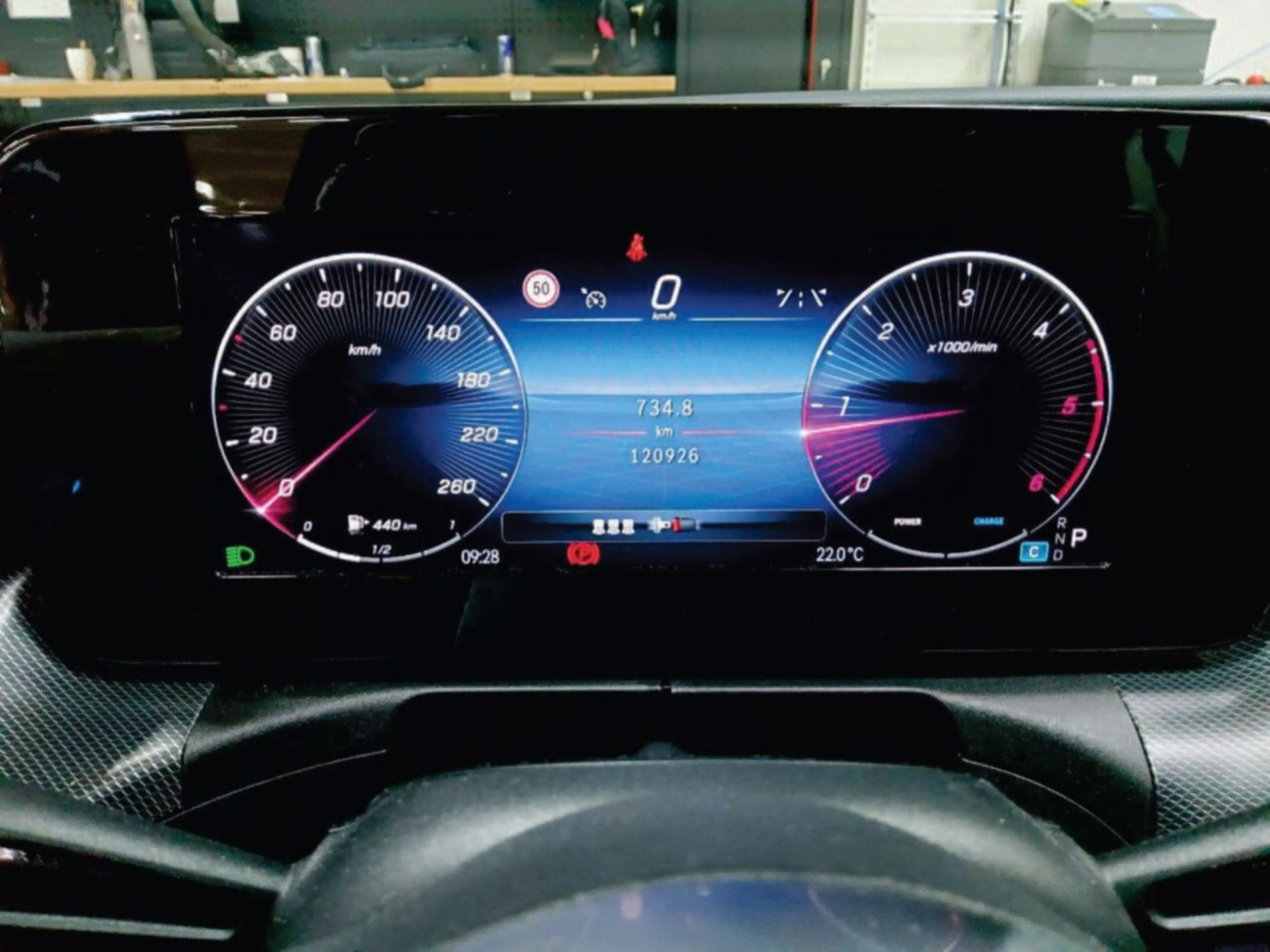 Mercedes-Benz C 200 T AVANTGARDE d/NIGHT/KEYLESS/MBUX/9G/KAMER — photo 6