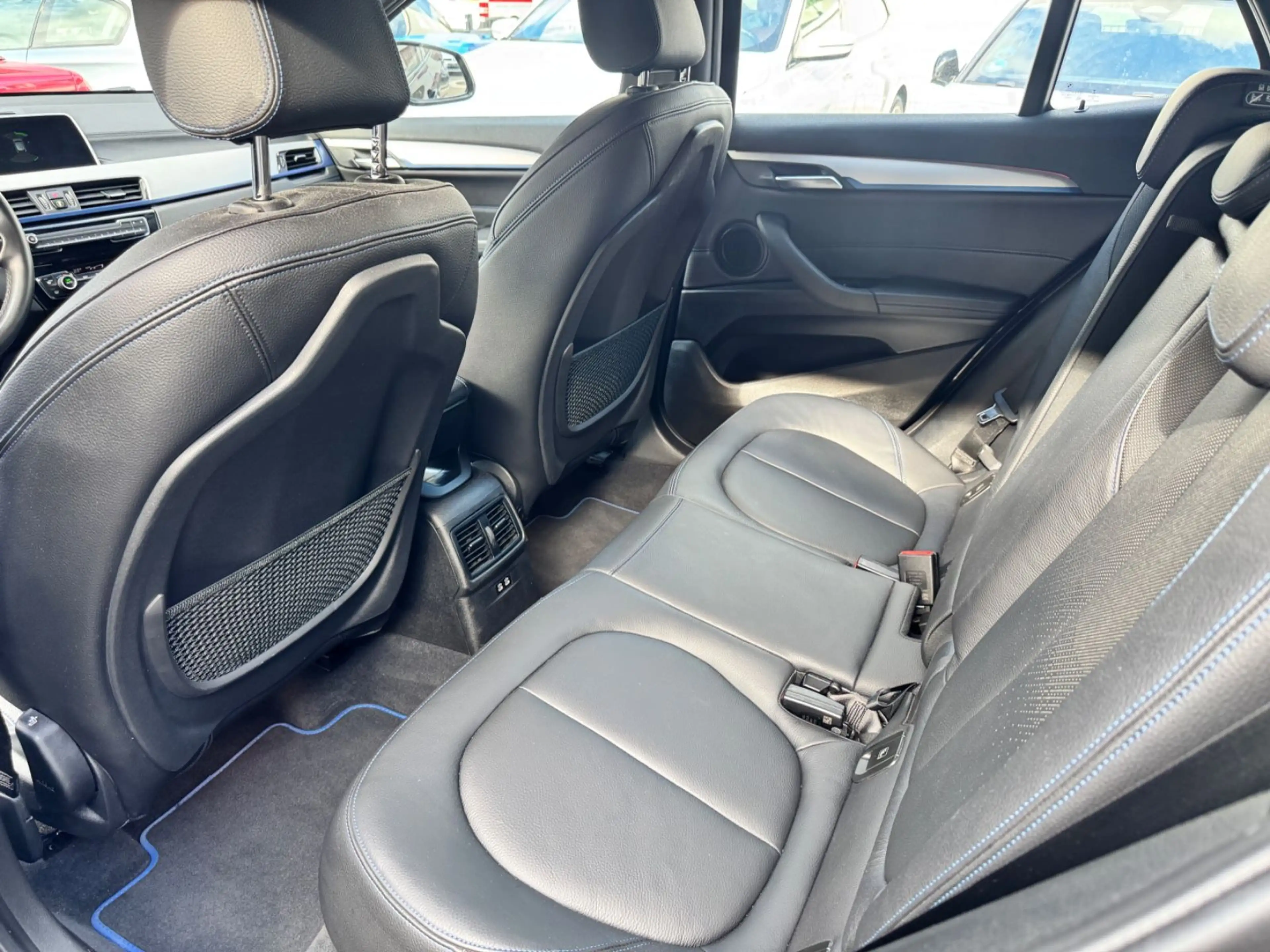 BMW X2 sDrive 18 d M Sport — photo 12