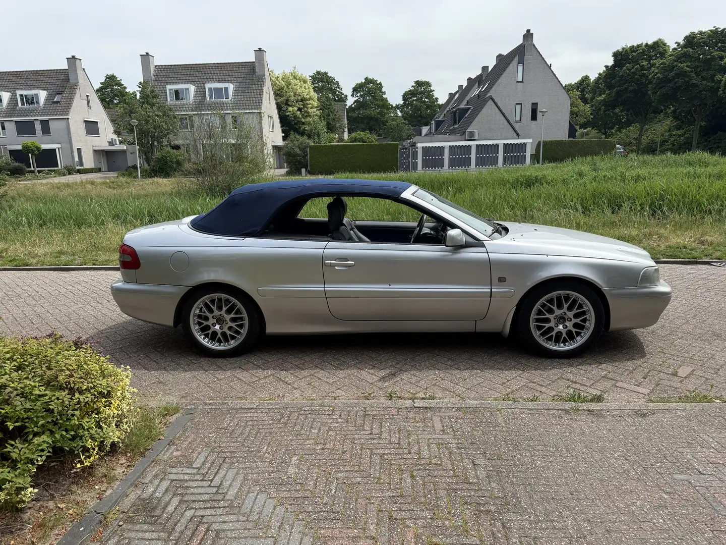 Volvo C70 2.0 T Gris - 1