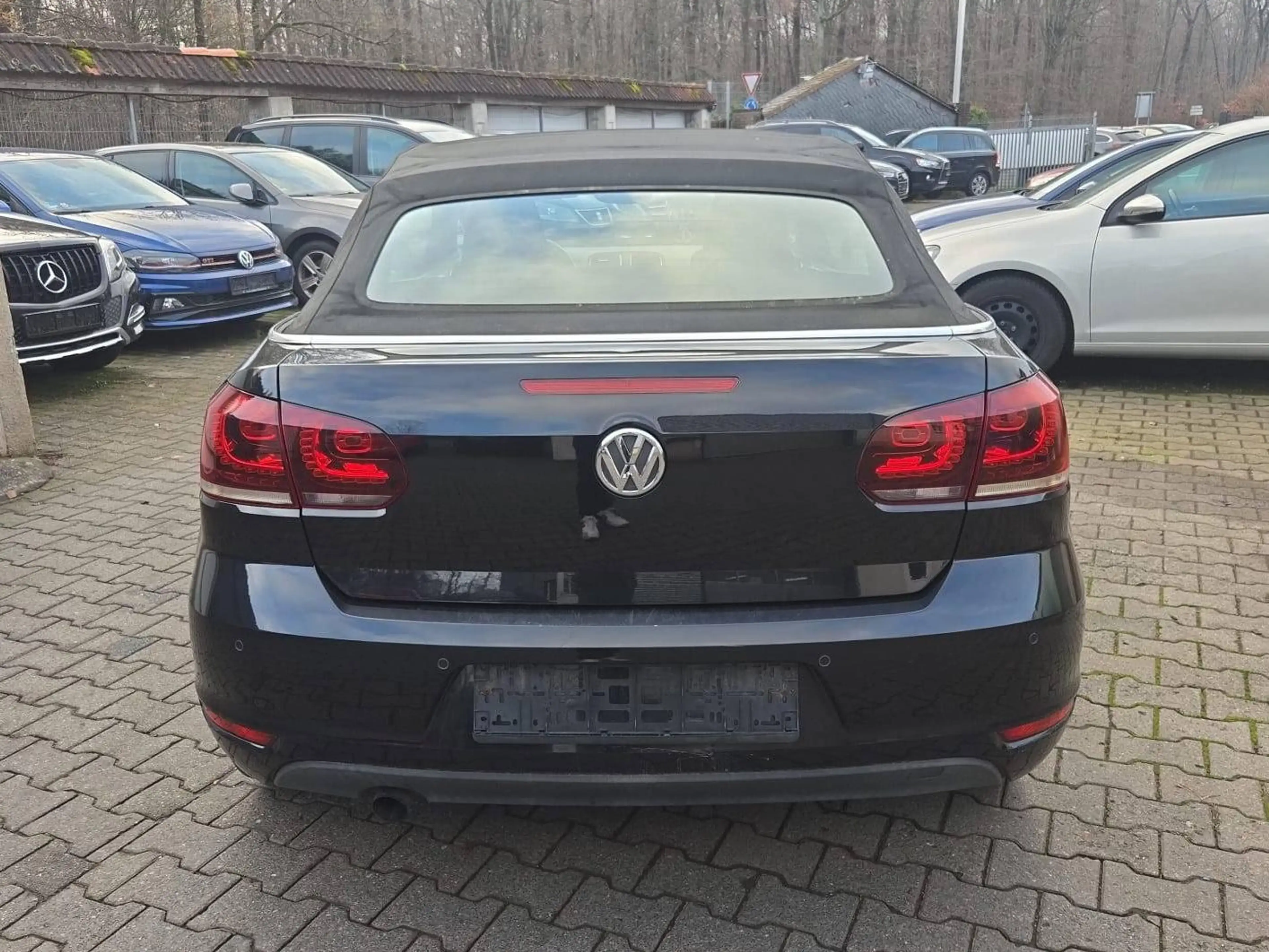 Volkswagen Golf Cabriolet VI 1.6 TDI Scheckheft 2.Hd Tuev 3/27 SHZ PDC Alu17" — photo 9