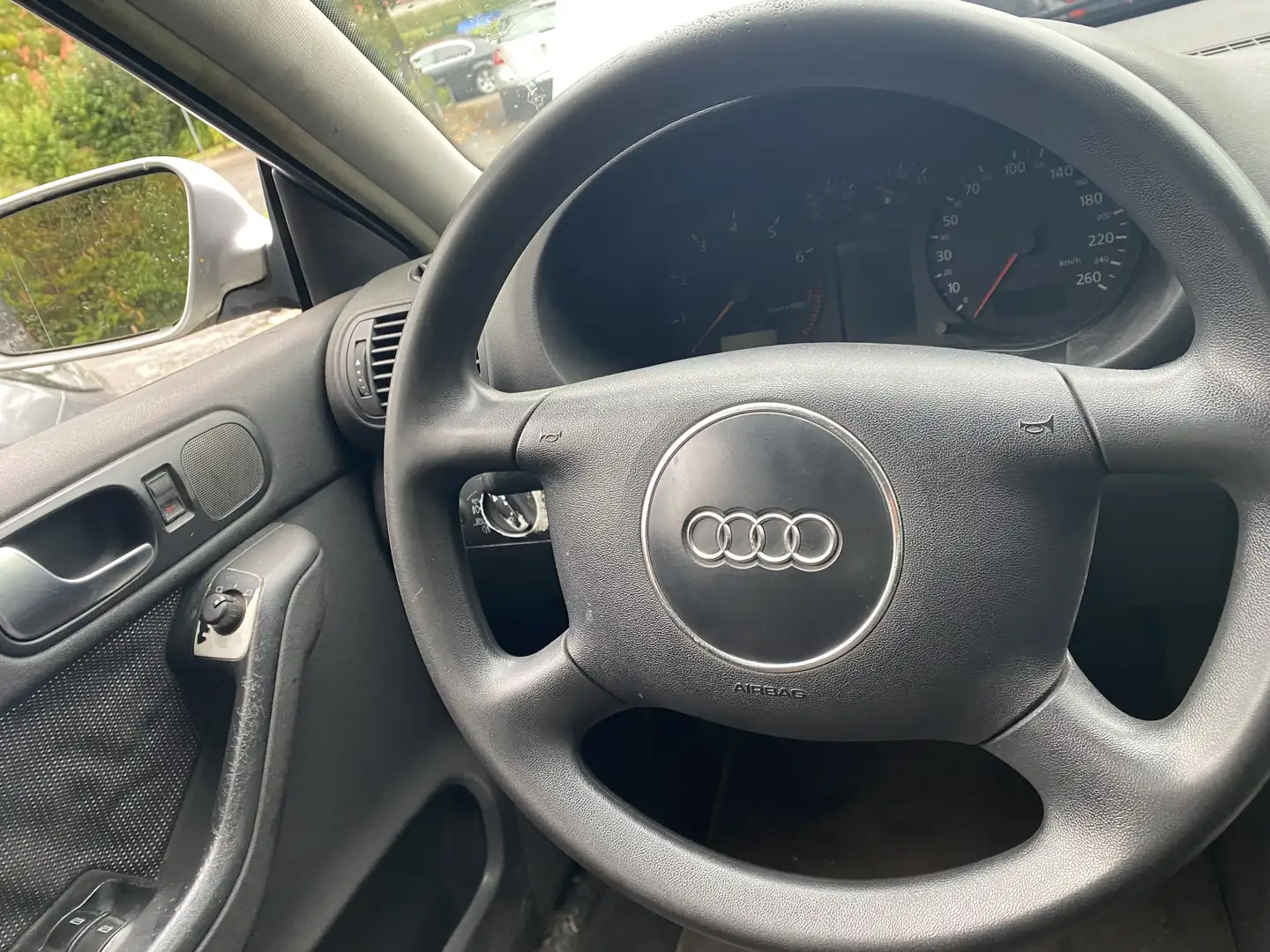 Audi A3 1.6 Ambiente - 1