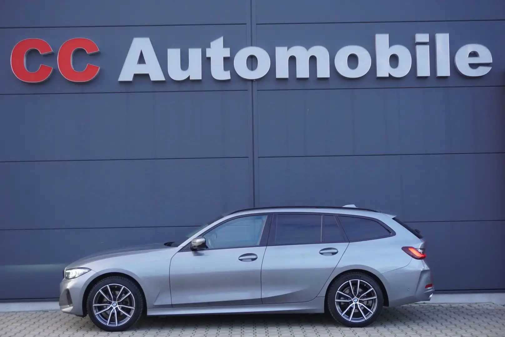 BMW 320 d xDrive Facelift/Widescreen/ACC/AHK/Kamera/ Gris - 1