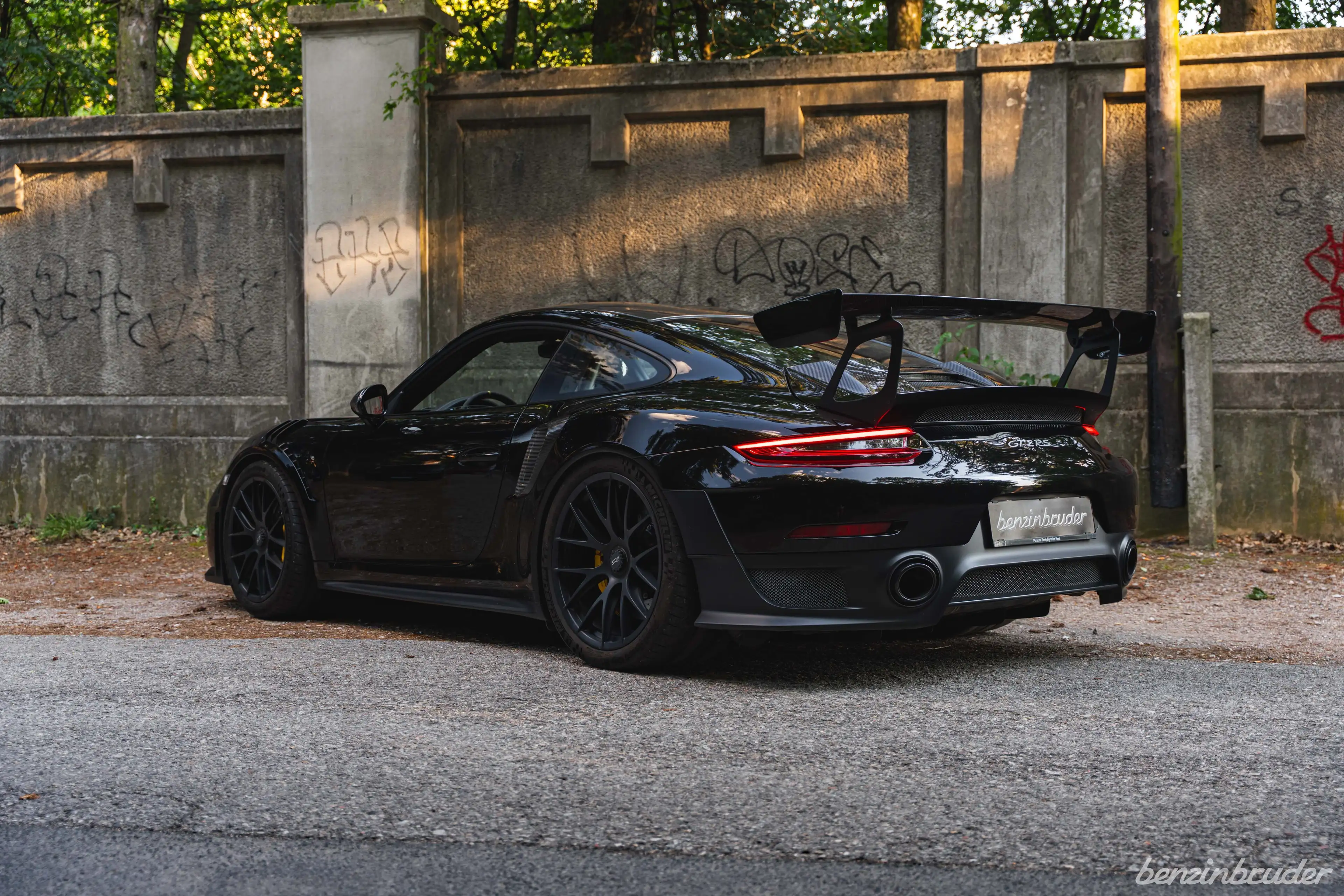 Porsche 911 991 GT2 RS *WEISSACH*CLUBSPORT*PCCB*MAGNESIUM* — photo 11