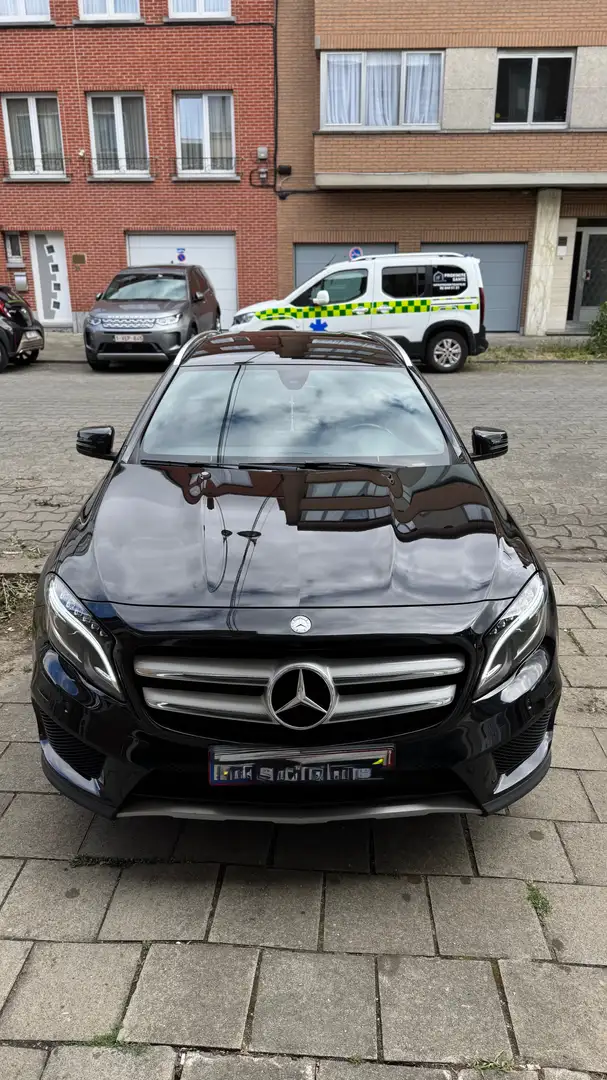 Mercedes-Benz GLA 180 GLA 180 d AMG line Zwart - 1