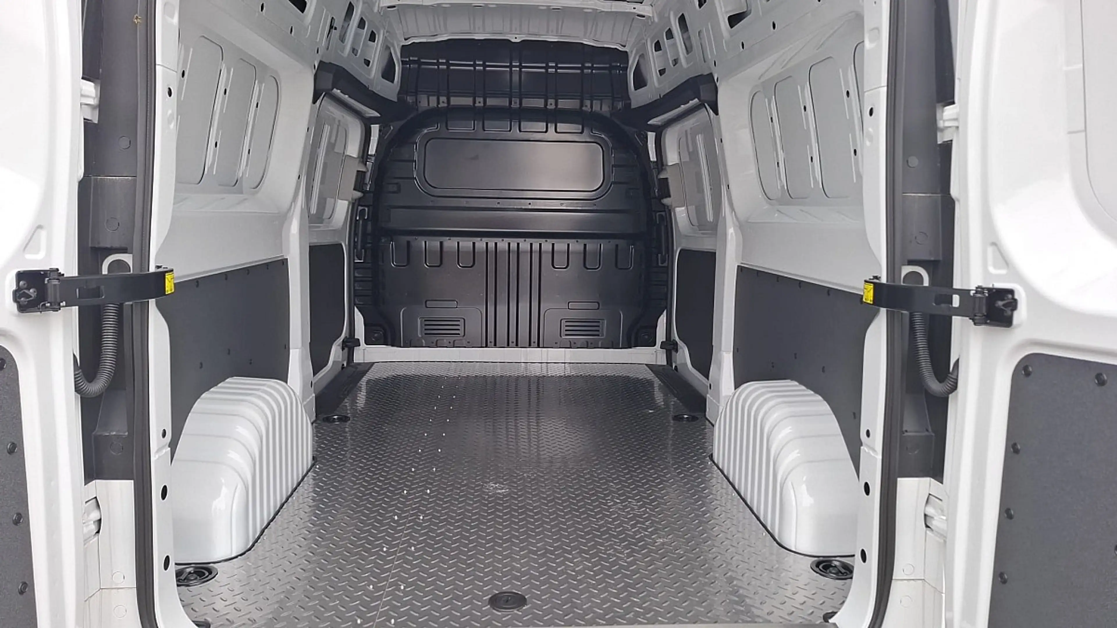 Maxus Deliver 7 L2H2 2. Schiebetür — photo 7