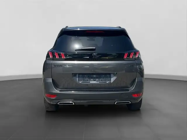 Peugeot 5008 view 4