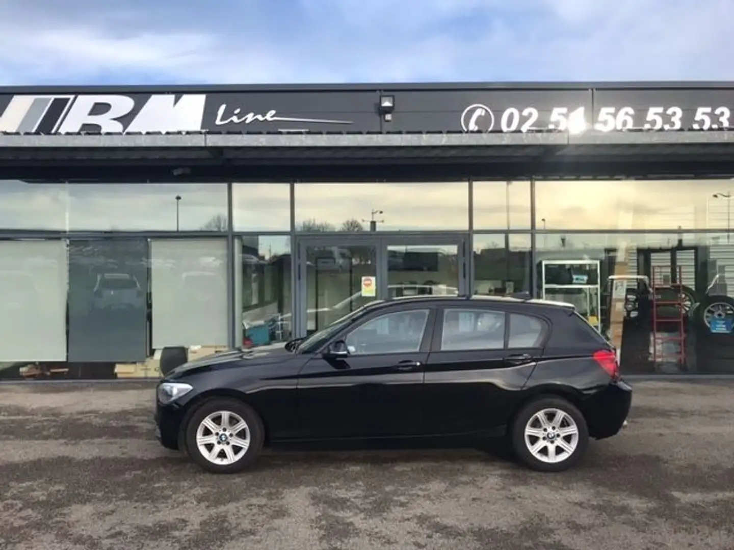 BMW 118 (F21/F20) 118DA 143CH LOUNGE PLUS 5P Schwarz - 2