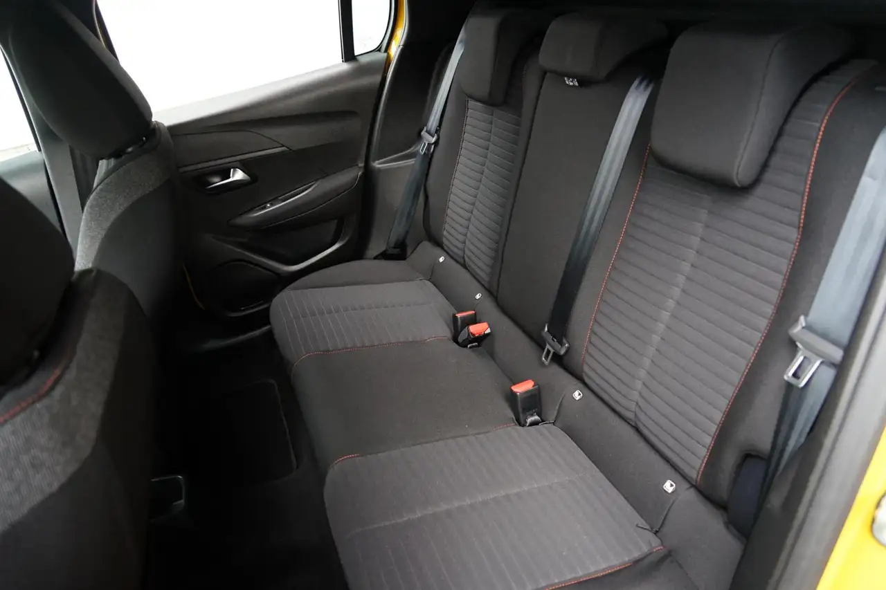 Peugeot 208 1.2 PureTech Active Pack, NL, PDC, CarPlay, L.M., миниатюра 6