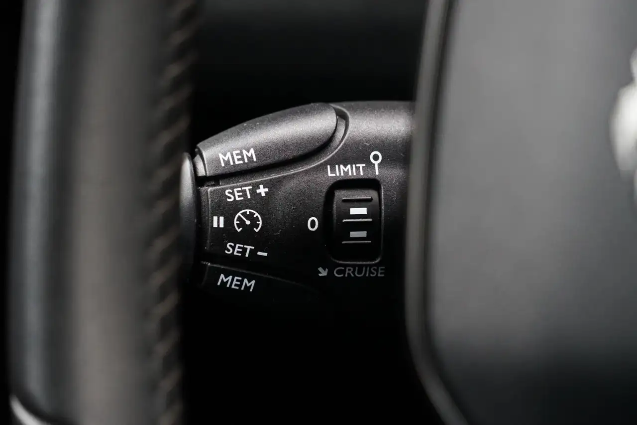 Peugeot 208 1.2 PureTech Active Pack, NL, PDC, CarPlay, L.M., миниатюра 13