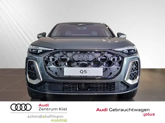 Audi Q5 view 2