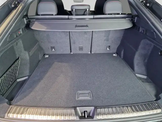 Audi Q5 view 10