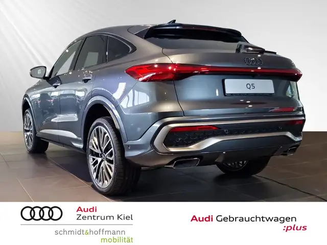 Audi Q5 view 4
