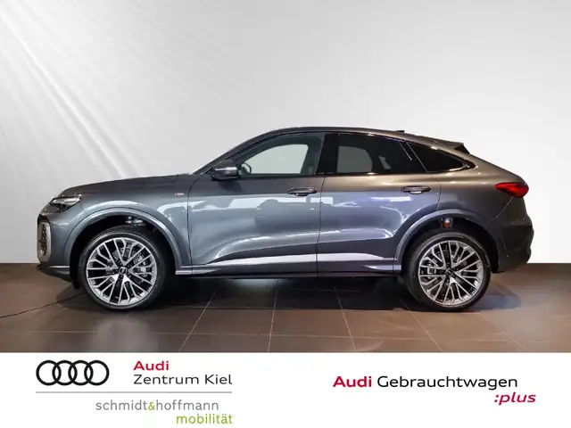 Audi Q5 view 3
