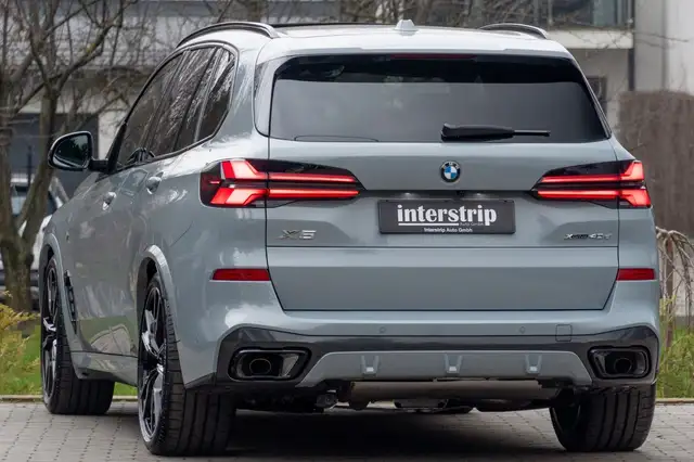 BMW X5 view 4