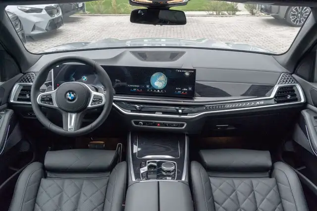 BMW X5 view 13