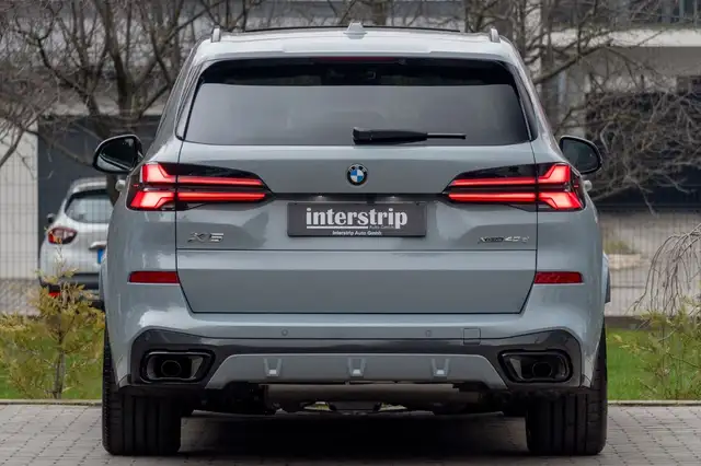 BMW X5 view 5
