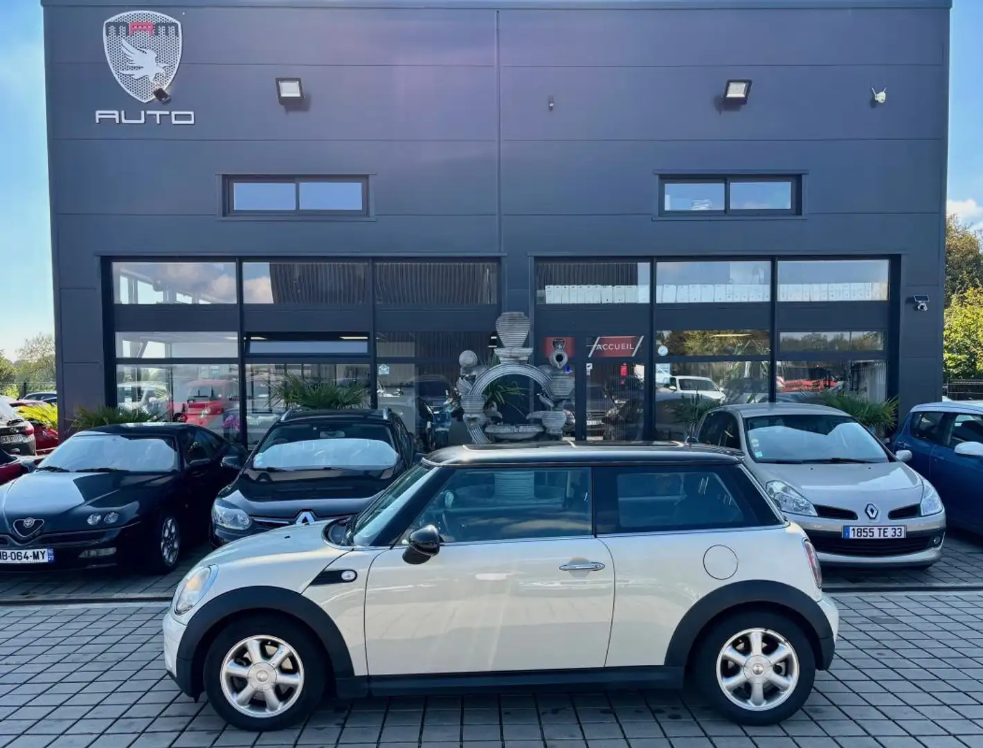 MINI Cooper D 110 Beige - 1