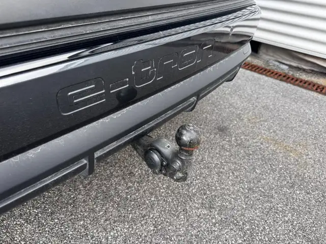 Audi Q4 e-tron Audi Q4 45 e-tron quattro business Ansicht 12