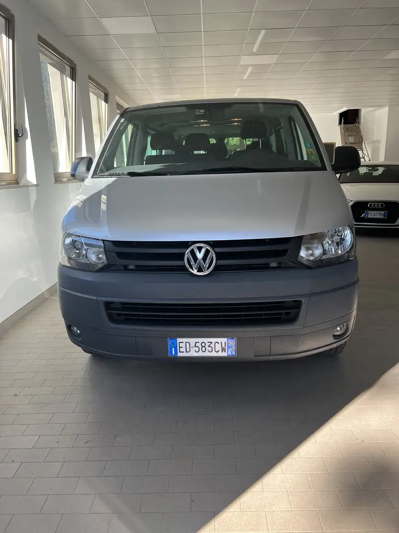 Volkswagen T5 Caravelle Gris - 2