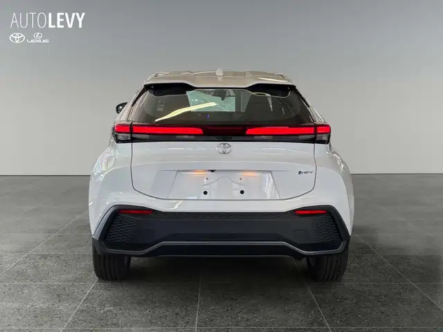 Toyota C-HR view 5