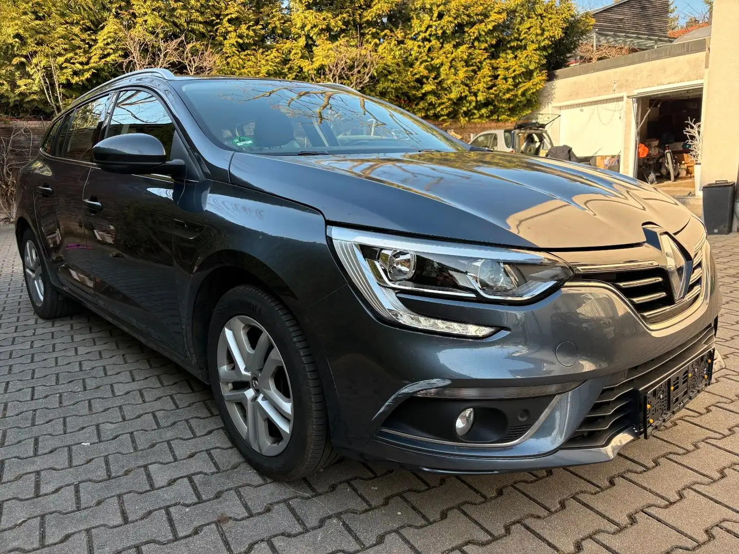 Renault Megane IV Grandtour Business Edition 115 DCi Grau - 1