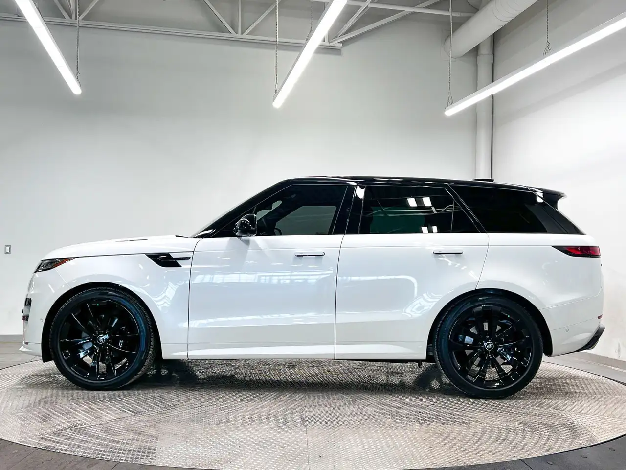Land Rover Range Rover Sport снимка Land Rover Range Rover Sport