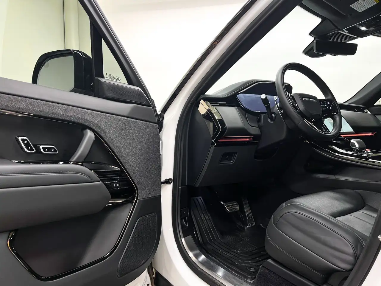 Land Rover Range Rover Sport снимка Land Rover Range Rover Sport