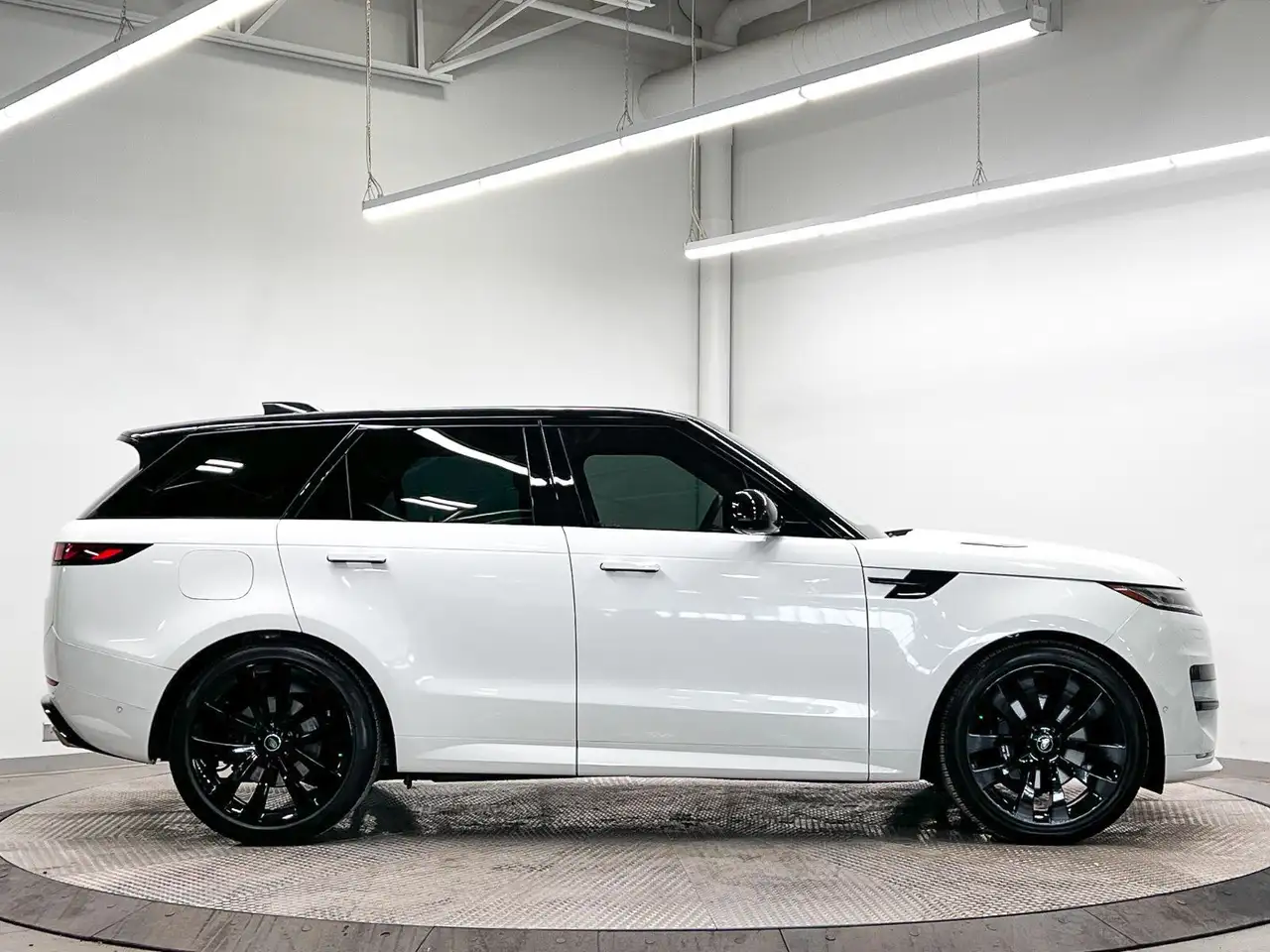 Land Rover Range Rover Sport снимка Land Rover Range Rover Sport