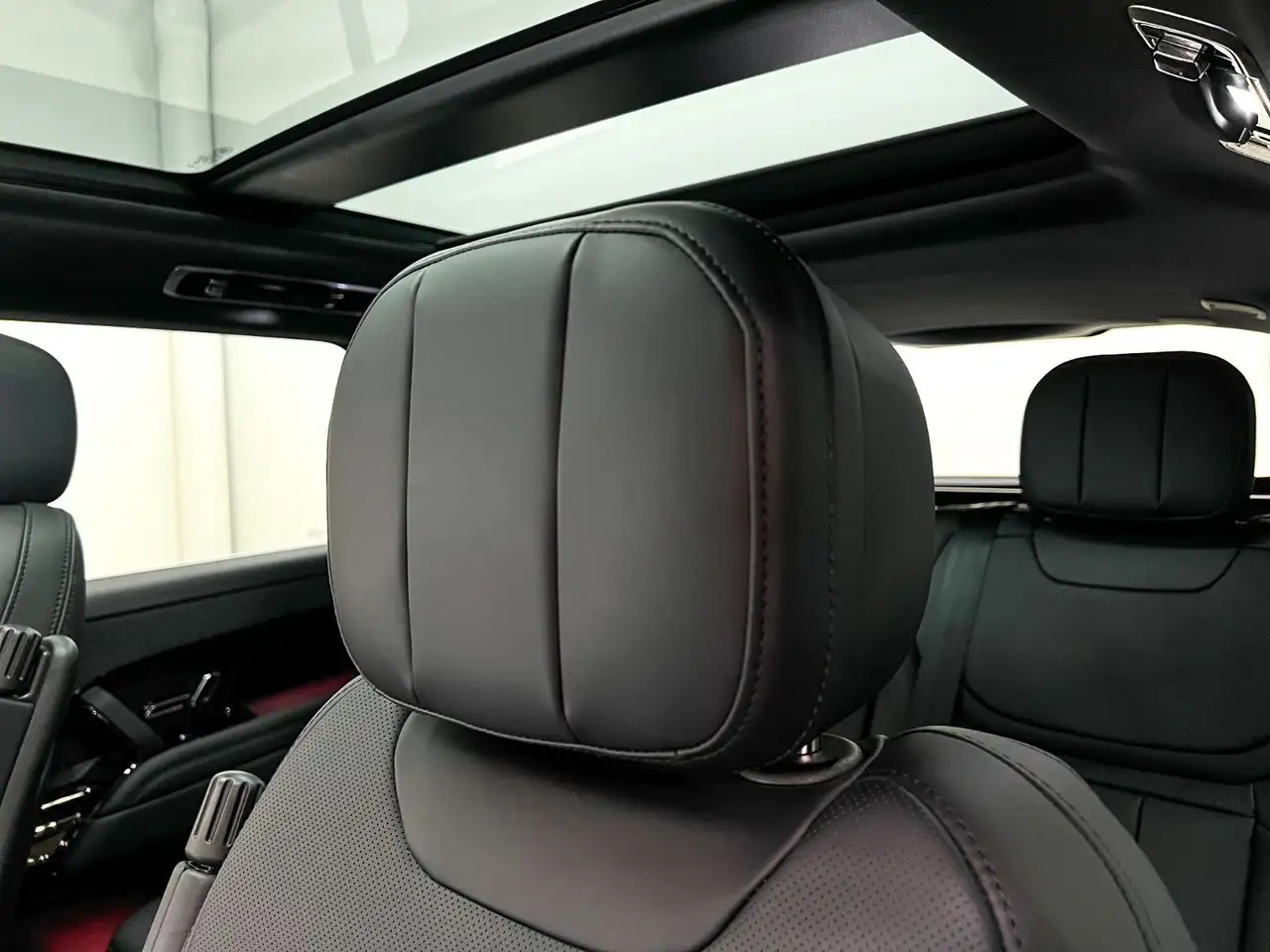 Land Rover Range Rover Sport снимка Land Rover Range Rover Sport