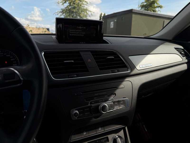 Audi Q3 Q3 2.0 TFSI Quattro S line S tronic — photo 11