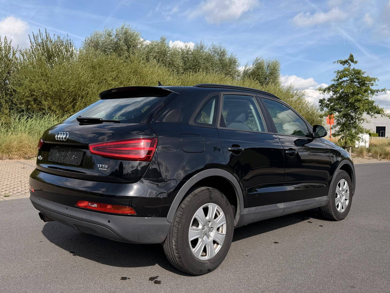 Audi Q3 Q3 2.0 TFSI Quattro S line S tronic — photo 4