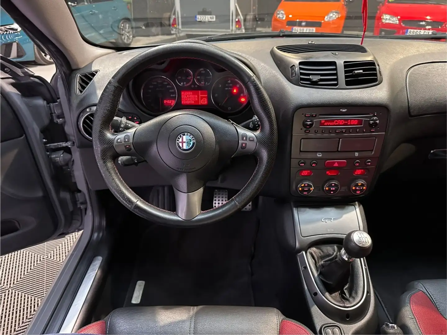 Alfa Romeo GT 1.9JTD Distinctive Gris - 2