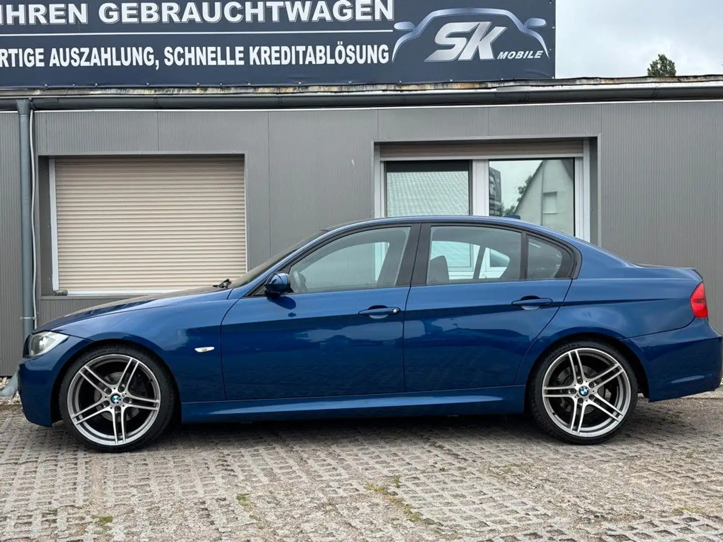 BMW 318 Baureihe 3 Lim. M-Paket* 318d*KLIMA*NAVI* Bleu - 2